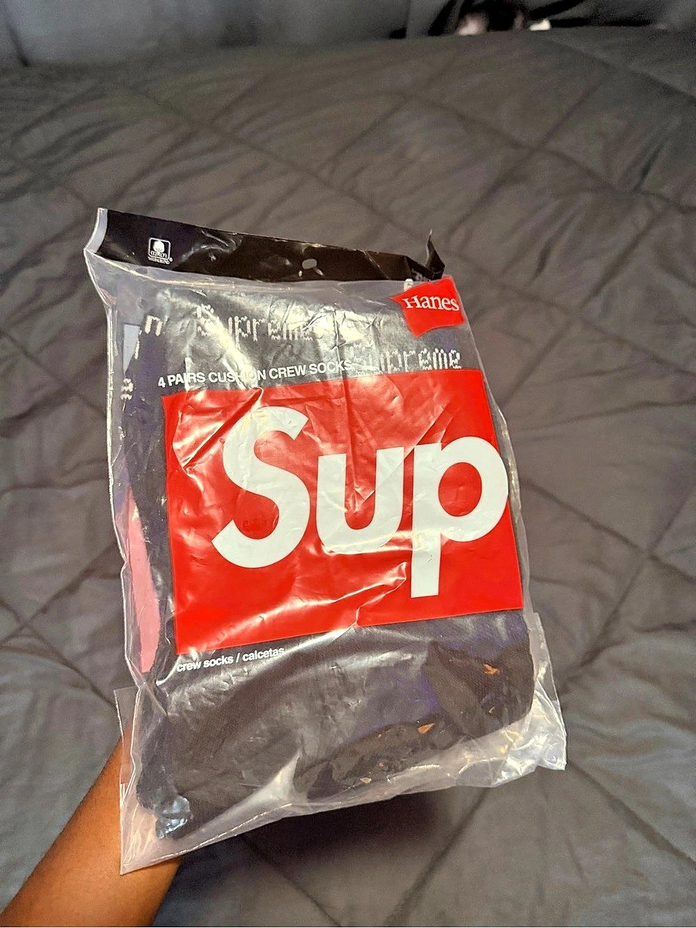 Supreme Hanes Crew Socks (4 Pack) Black & Red